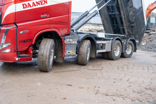 Volvo FH16-750 8x4WS 33